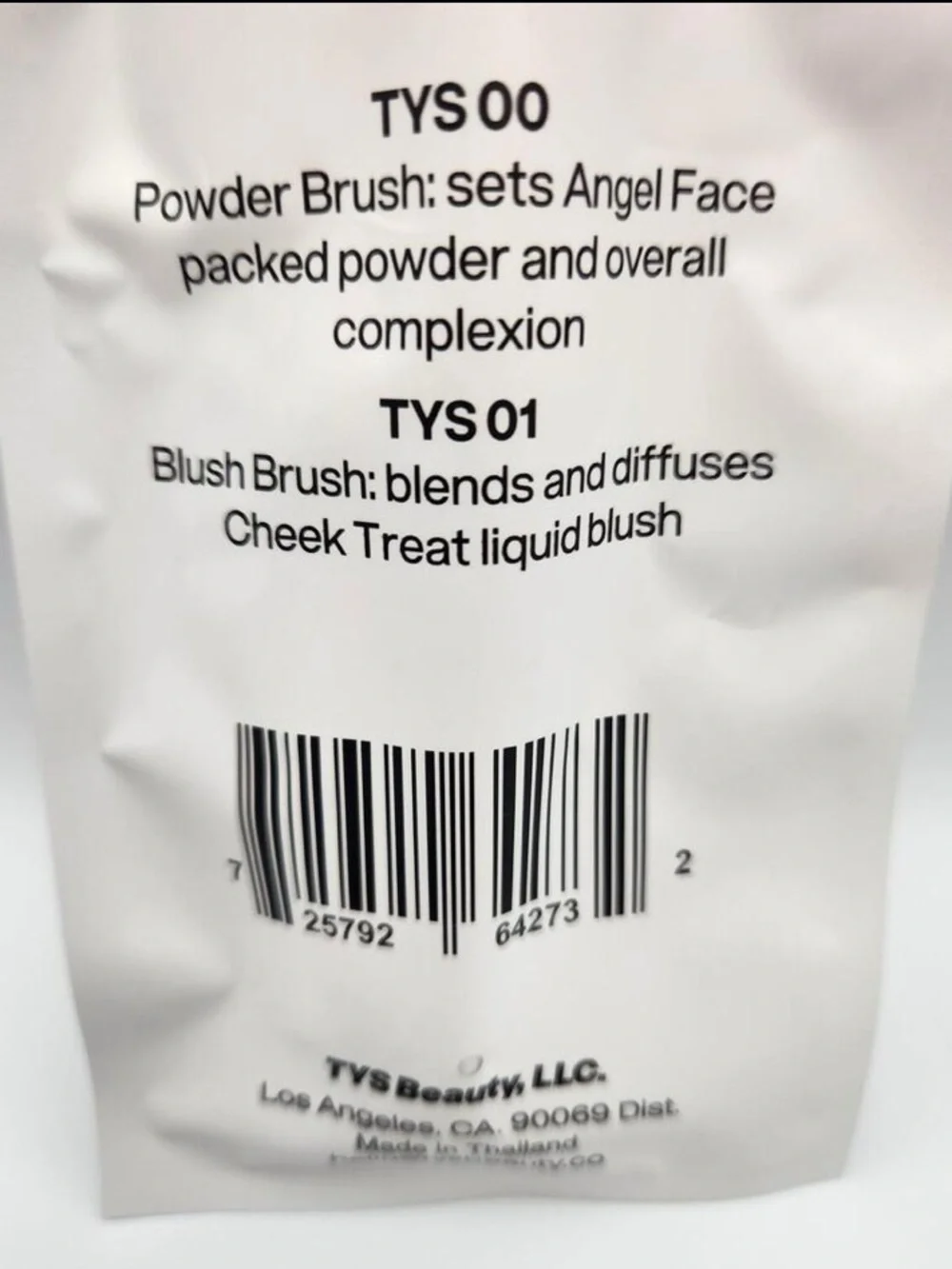 TYS Beauty Treat Yourself Brush Set NEW! FULL SIZE (00 Powder & 01 Blush Brush)